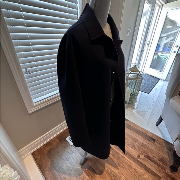 Brand new, never been worn Banana republic long, navy blue men’s trenchcoat - Picture 9 of 11